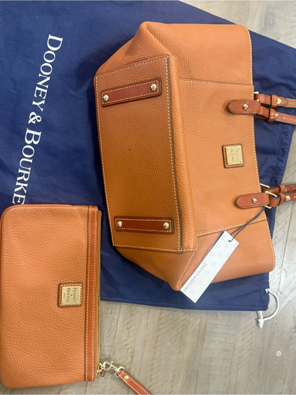 NWT Dooney Bourke Pebble Leather. Shopper Tote$ Wristlet Cognac Brown